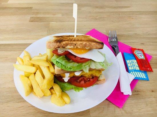 Scoobys Shots & Snacks